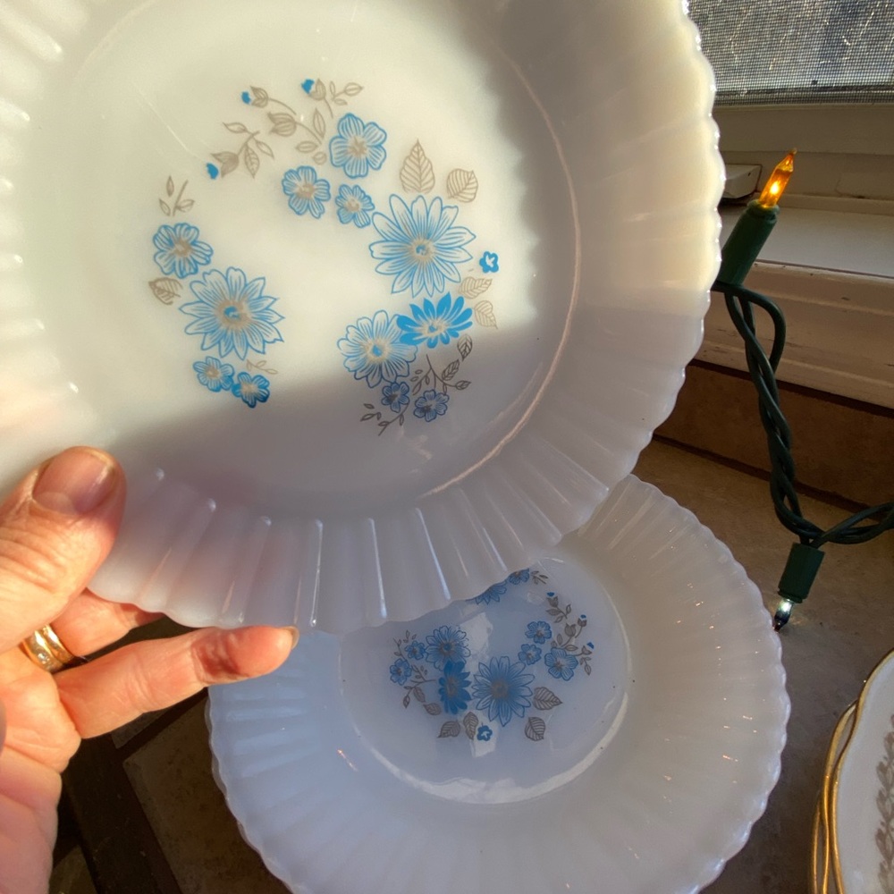 Vintage Termocrisa Milk Glass Lunch Set